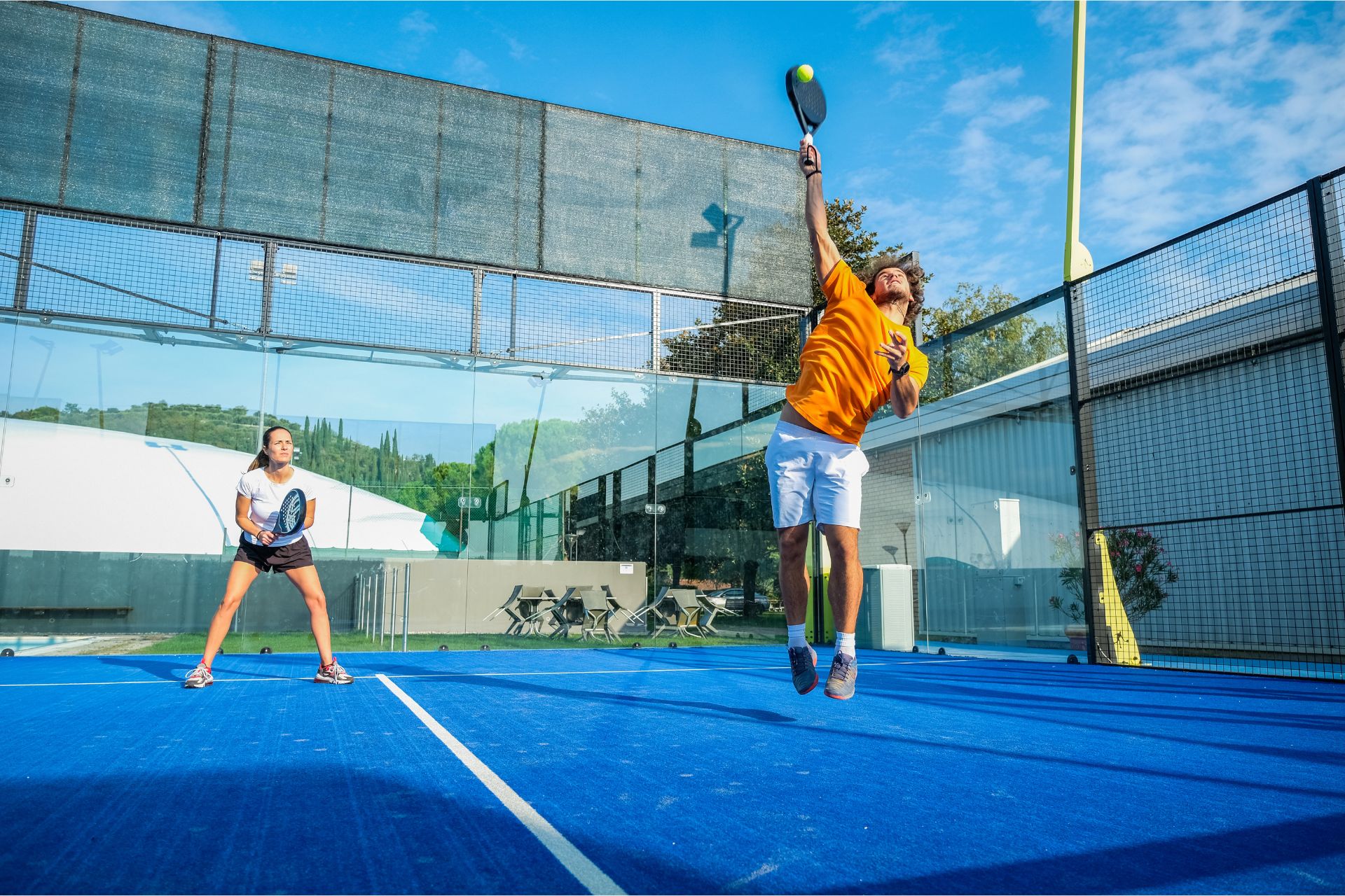 Giocare a Padel con una protesi di spalla